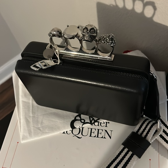 New authentic Alexander McQueen bag - Picture 6 of 11